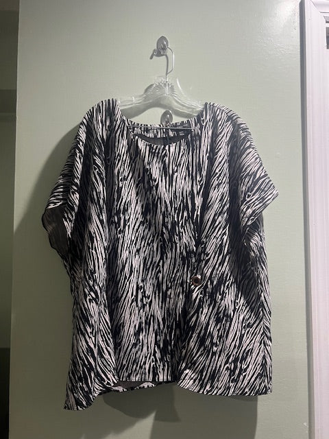 Lane Bryant Black & White Design Top – Plus Size 22/24