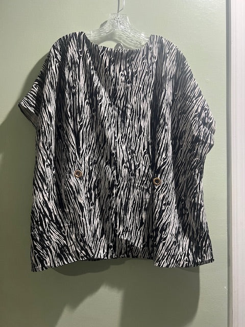 Lane Bryant Black & White Design Top – Plus Size 22/24