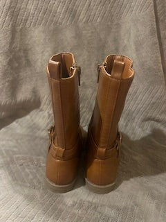 Girls boots