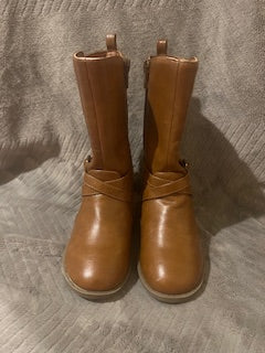 Girls boots